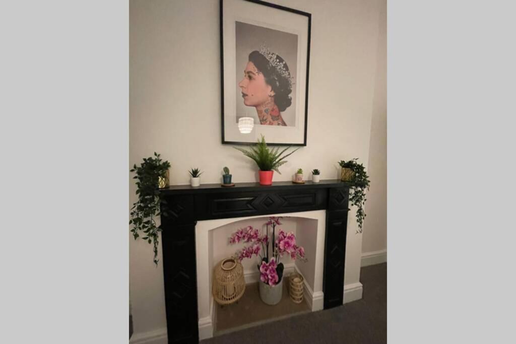 Boutique City Centre Apartment With Parking Chester Exterior foto